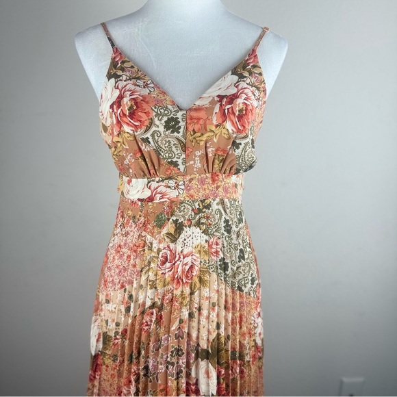 NWT Jessica Simpson Women’s Floral Pleated Maxi Dress Spaghetti Straps XS - Picture 3 of 9
